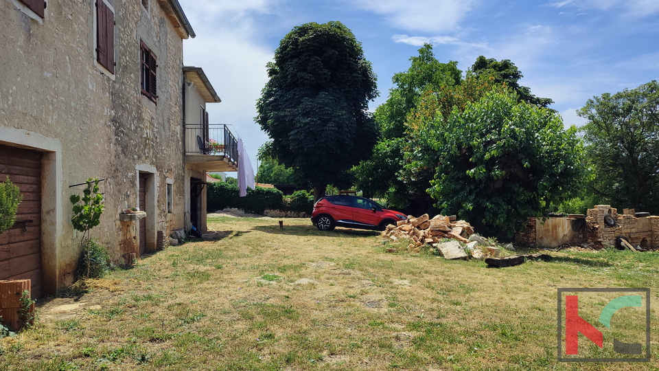 Istria, Sveti Lovreč, renovated stone house with swimming pool, house for renovation on a plot of 9235m2, #sale