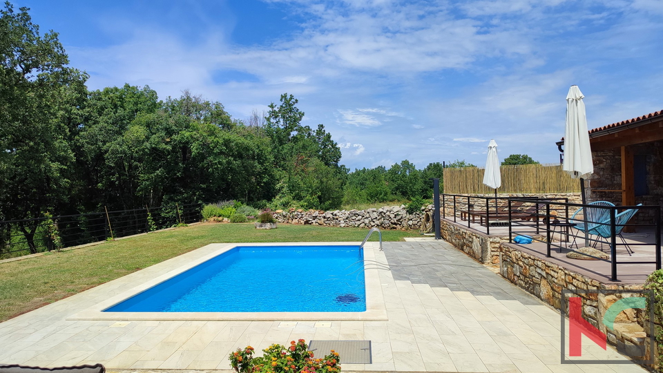 Istrien, Sveti Lovreč, renoviertes Steinhaus mit Pool, Haus zur Renovierung auf einem Grundstück von 9235m2, #Verkauf