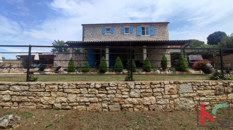 Istria, Sveti Lovreč, renovated stone house with swimming pool, house for renovation on a plot of 9235m2, #sale