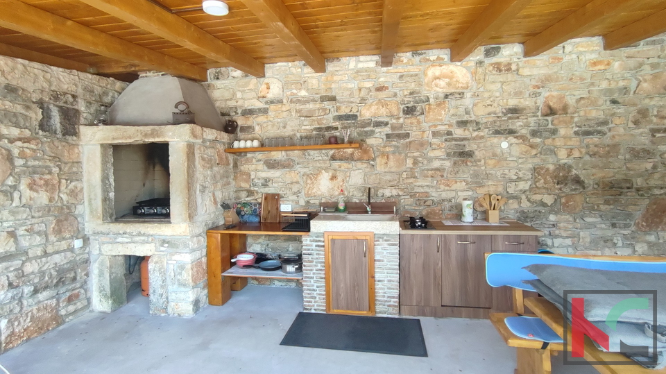 Istria, Sveti Lovreč, renovated stone house with swimming pool, house for renovation on a plot of 9235m2, #sale