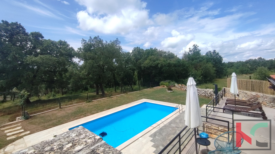 Istria, Sveti Lovreč, renovated stone house with swimming pool, house for renovation on a plot of 9235m2, #sale