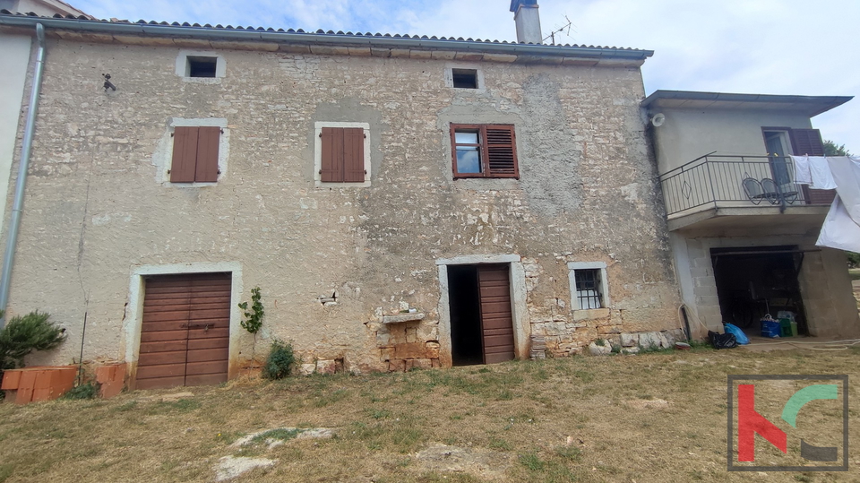 Istria, Sveti Lovreč, renovated stone house with swimming pool, house for renovation on a plot of 9235m2, #sale