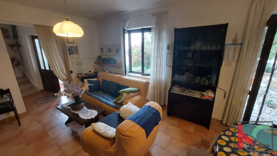 Istria, Ližnjan, well-maintained house with landscaped garden in a quiet location, partial sea view, #sale