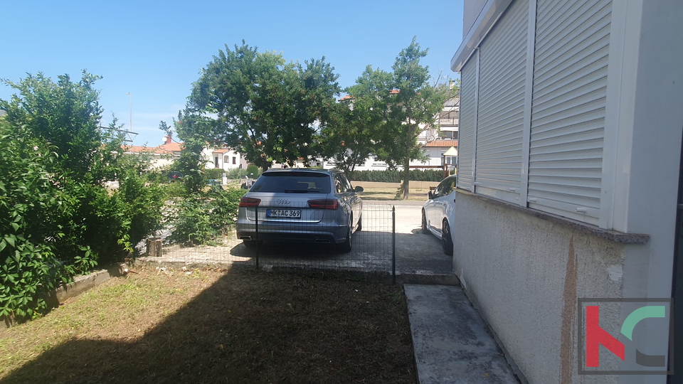 Poreč, two-bedroom apartment with a garden and its own parking space #sale