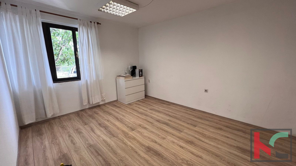 Pula, samostojna hiša 514 m2 z vrtom, delno adaptirana, top lokacija #prodaja