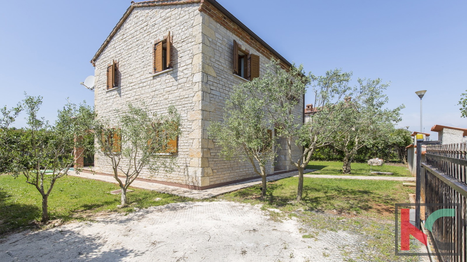 Istra, Svetvinčenat, kamnita hiša z bazenom in vrtom, #prodaja