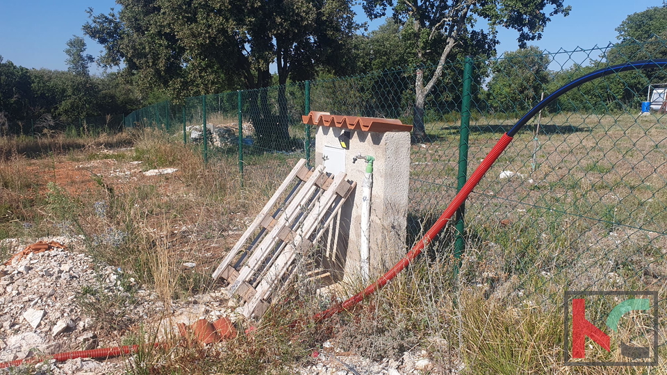 Pula, Šijana, kmetijsko zemljišče 2200 m2 z načrtovano gradnjo in bazenom #prodaja