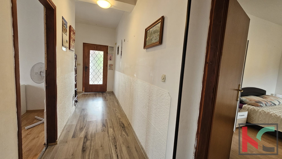 Istra, Volme, samostojna hiša z dvema apartmajema in velikim vrtom 316m2 #prodaja