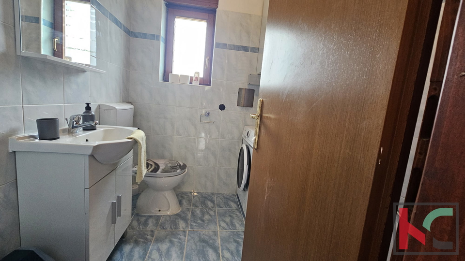 Istra, Volme, samostojna hiša z dvema apartmajema in velikim vrtom 316m2 #prodaja