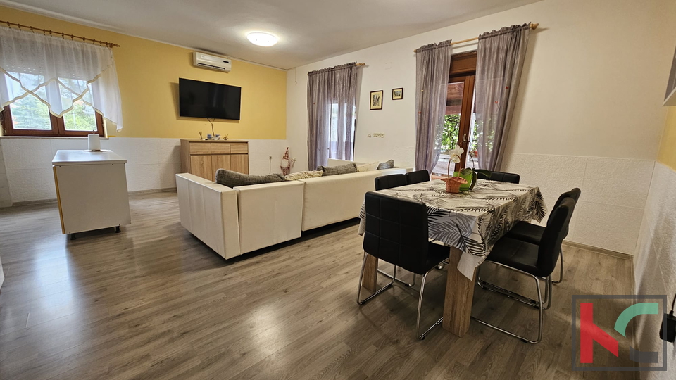 Istra, Volme, samostojna hiša z dvema apartmajema in velikim vrtom 316m2 #prodaja