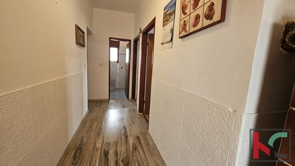 Istra, Volme, samostojna hiša z dvema apartmajema in velikim vrtom 316m2 #prodaja