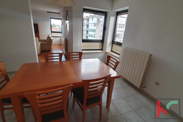 Pola, centro, ampio trilocale, 2° piano con ascensore, 76,63m2 #vendita