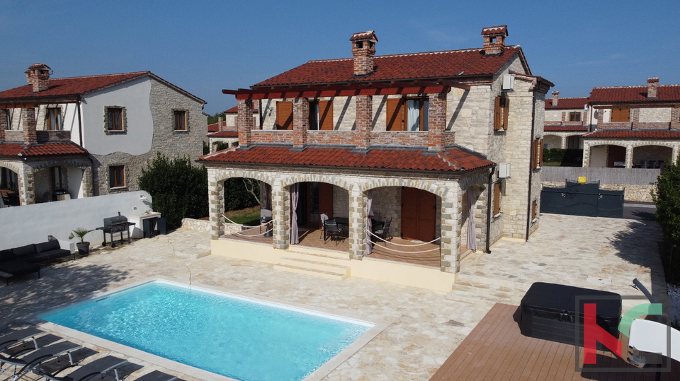 Istria, Svetvinčenat, stone villa with pool, #sale