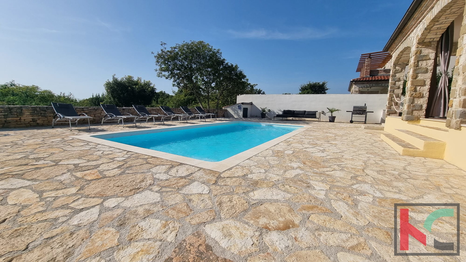 Istria, Svetvinčenat, villa in pietra con piscina, #vendita