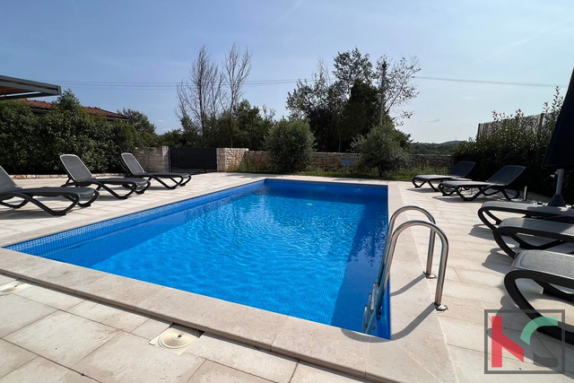 Istria, Parenzo, casa vacanze indipendente con piscina, #vendita