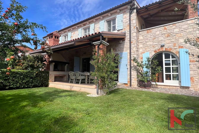 Istrien, Poreč, Maisonette-Villa aus Stein mit Pool, 134,58 m2 #Verkauf