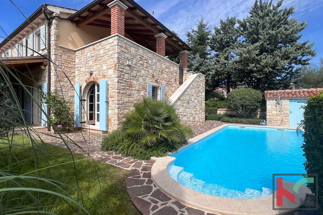 Istrien, Poreč, Maisonette-Villa aus Stein mit Pool, 134,58 m2 #Verkauf