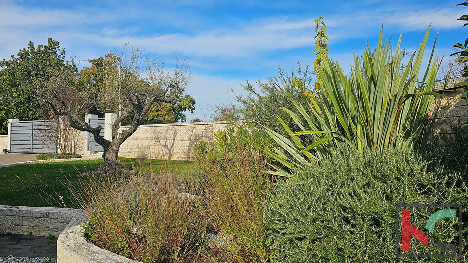 Istria, Visignano, casa moderna con piscina e giardino, 4 camere da letto, #vendita