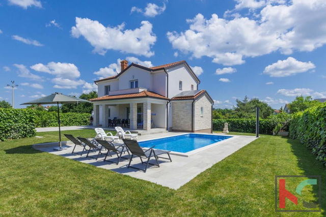 Istria, Parenzo, casa vacanza con piscina e giardino paesaggistico, #vendita