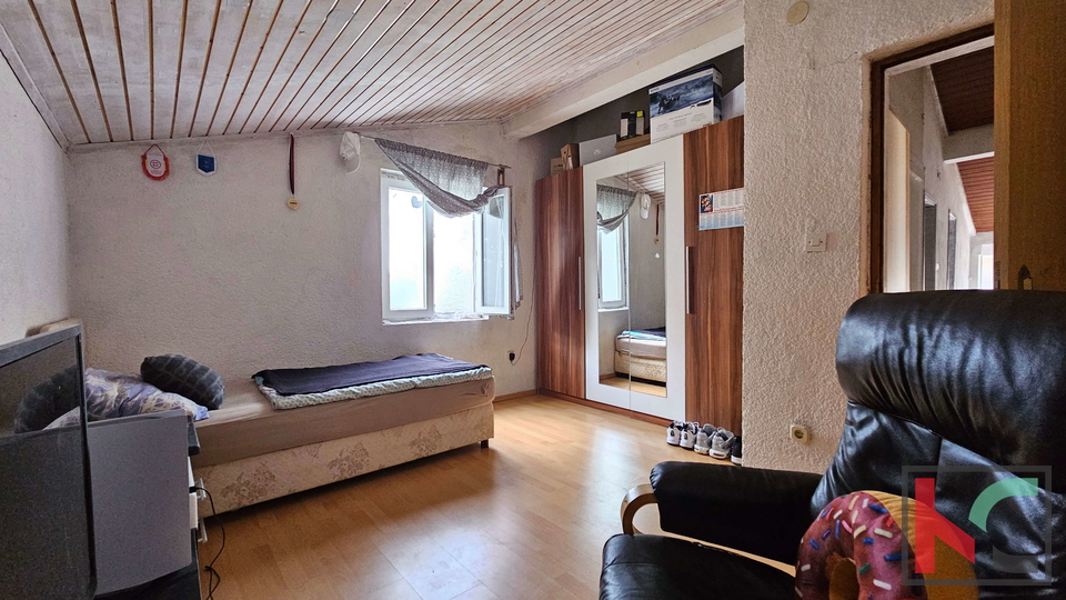 Истрия, Пореч, дом с большим садом 2324м2, #продажа