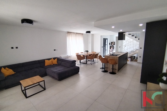 Istra, Pula, Štinjan, moderna  duplex kuća u blizini mora i uređenih plaža, #prodaja