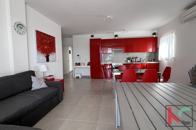 ISTRA, PEROJ, LIJEPI APARTMAN 2SS+DB S POGLEDOM NA MORE #PRODAJA