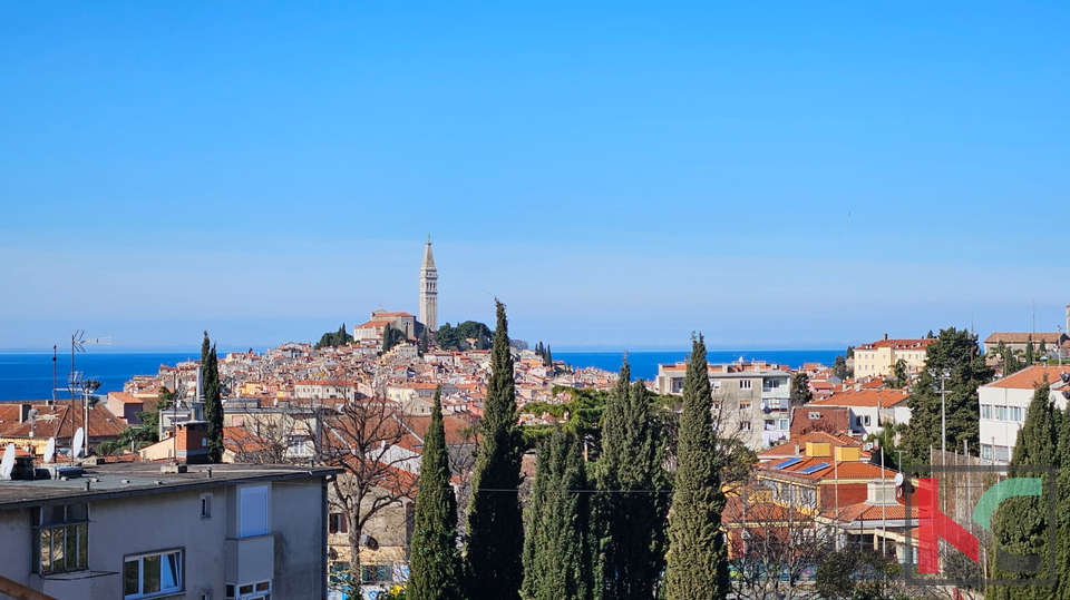 Istra, Rovinj, dvosoban stan u širem centru sa pogledom na stari grad i Sv.Eufemiju #prodaja