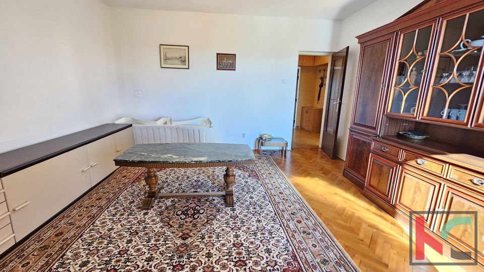 Istrien, Rovinj, Zwei-Zimmer-Wohnung im weiteren Zentrum mit Blick auf die Altstadt und St. Euphemia #Verkauf