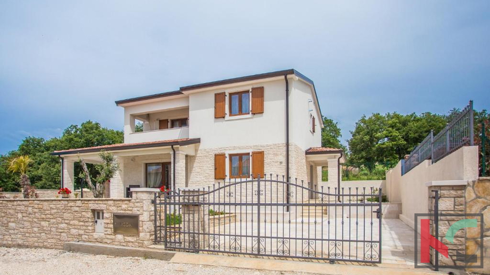 Istrien, Raum Poreč, Villa mit Pool 180 m2 in ruhiger Lage, #Verkauf