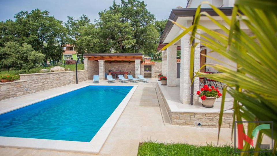 Istrien, Raum Poreč, Villa mit Pool 180 m2 in ruhiger Lage, #Verkauf