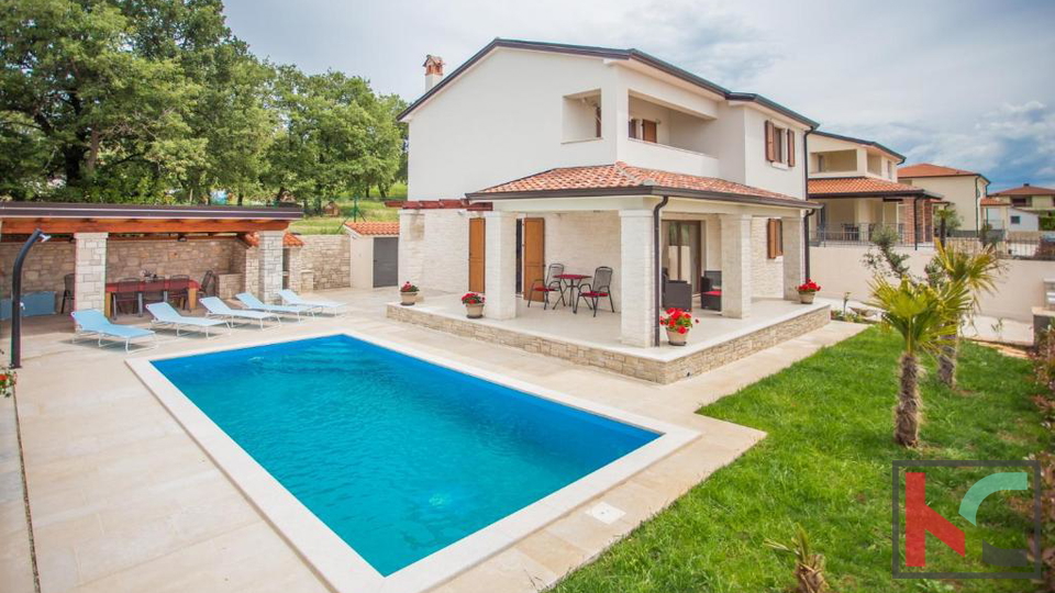 Istrien, Raum Poreč, Villa mit Pool 180 m2 in ruhiger Lage, #Verkauf