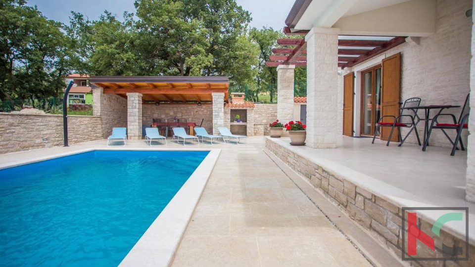 Istrien, Raum Poreč, Villa mit Pool 180 m2 in ruhiger Lage, #Verkauf