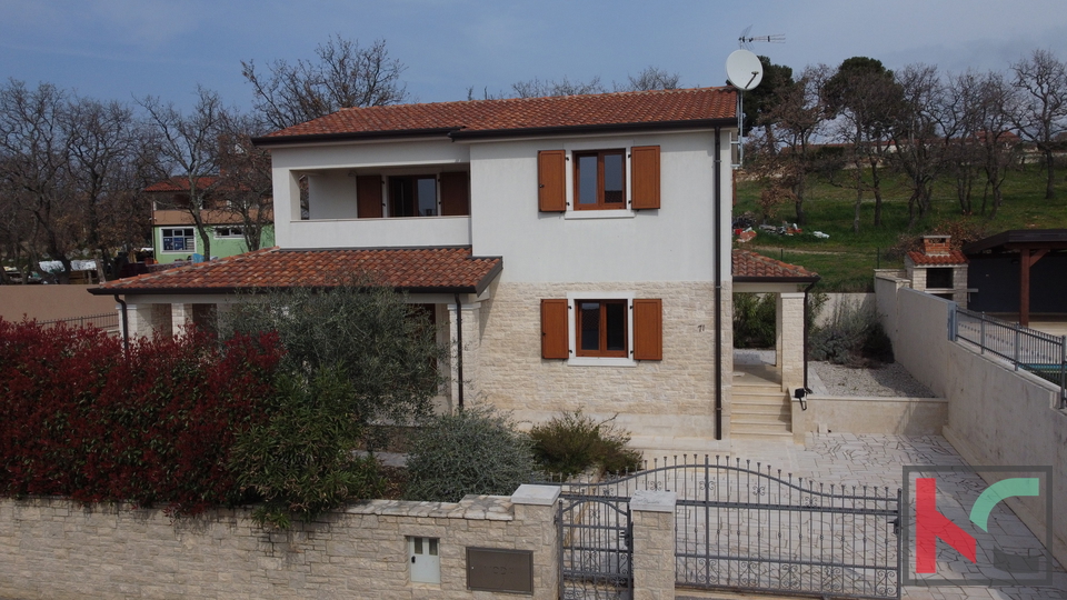 Istra, okolica Poreča, vila z bazenom 180 m2 na mirni lokaciji, #prodaja