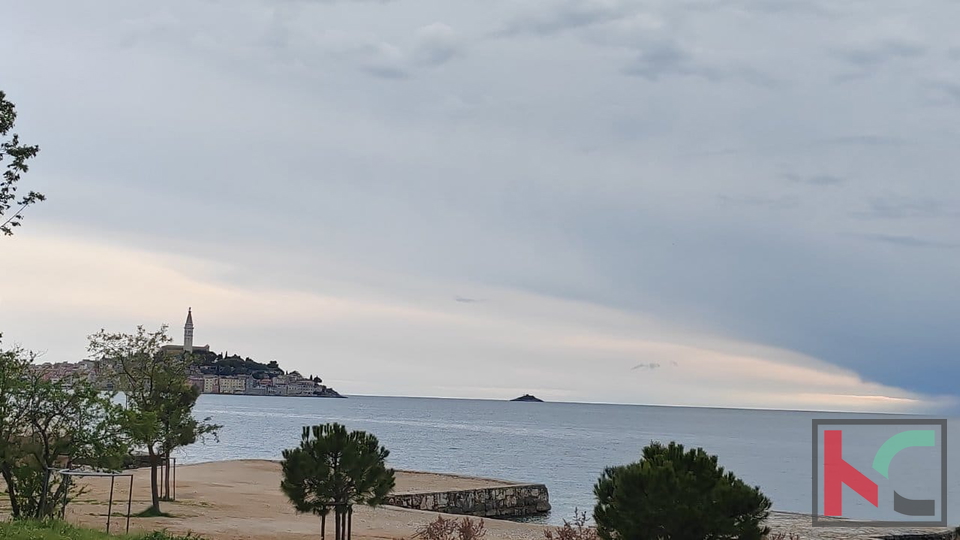 Istria, Rovigno, casa con 10 camere. 3 appartamenti e un ristorante con vista sul centro storico #vendita