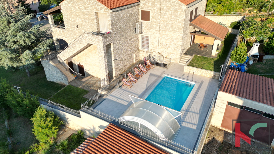 Pula, stone villa with a beautiful courtyard and swimming pool, #sale