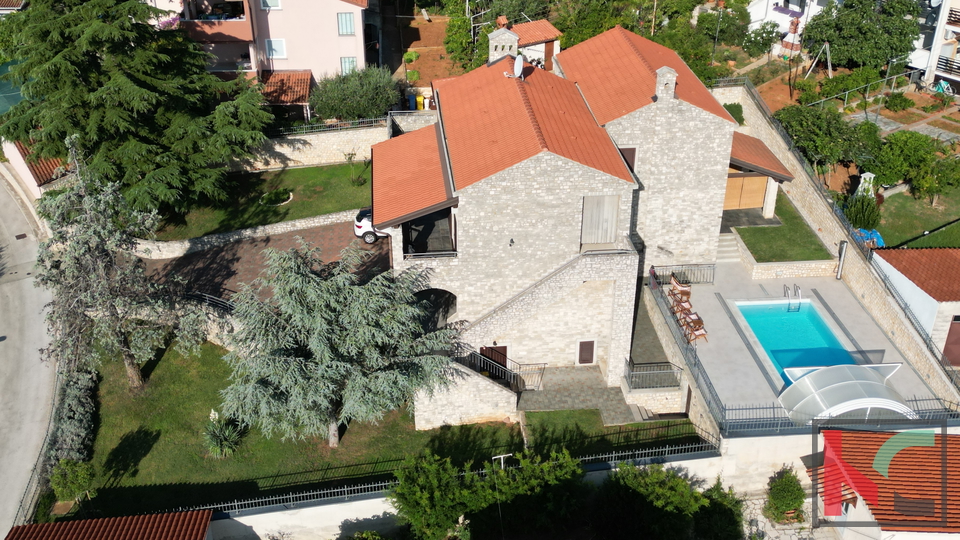 Pula, stone villa with a beautiful courtyard and swimming pool, #sale