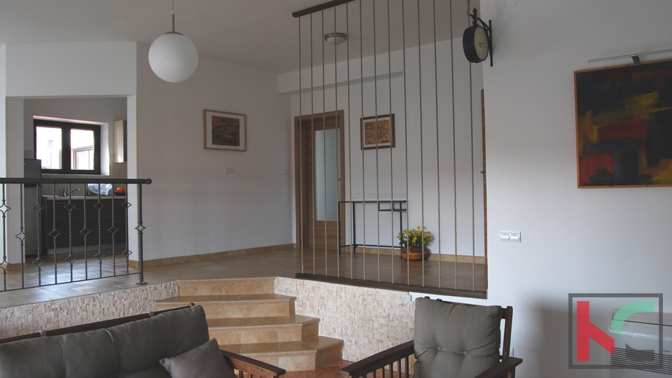 Pula, stone villa with a beautiful courtyard and swimming pool, #sale