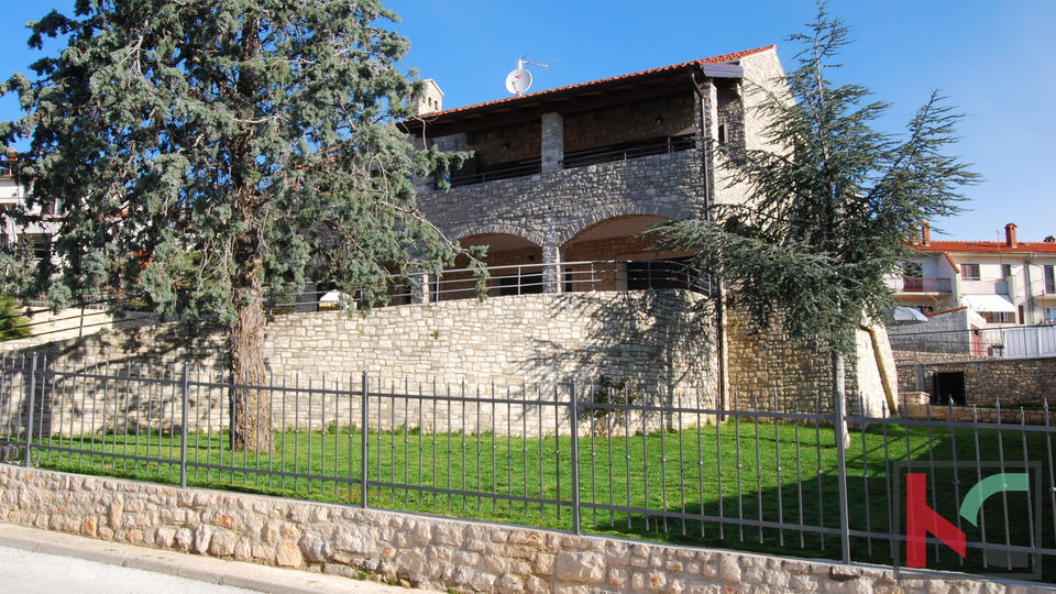 Pula, stone villa with a beautiful courtyard and swimming pool, #sale