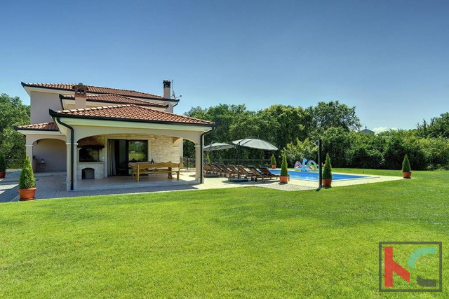 Elegante villa nel villaggio di Rovigno, #vendita