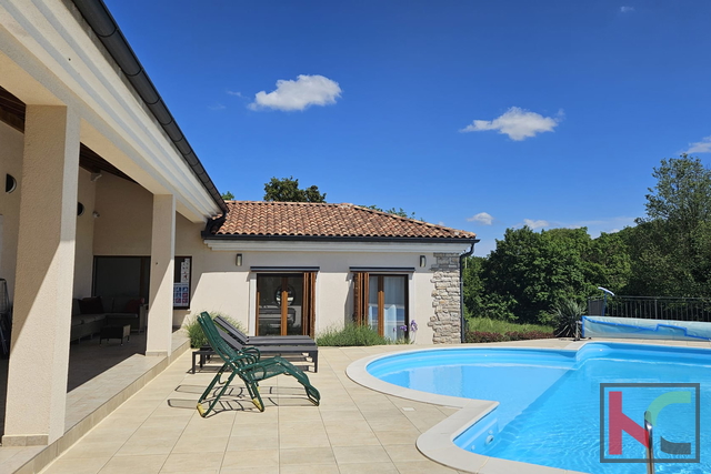 Žminj, eine wunderschöne, abgelegene Villa mit großem Garten, einem Spielplatz und einem Swimmingpool auf einem Grundstück von 2350 m2 #zu verkaufen