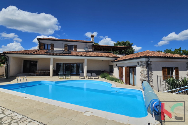 Žminj, eine wunderschöne, abgelegene Villa mit großem Garten, einem Spielplatz und einem Swimmingpool auf einem Grundstück von 2350 m2 #zu verkaufen