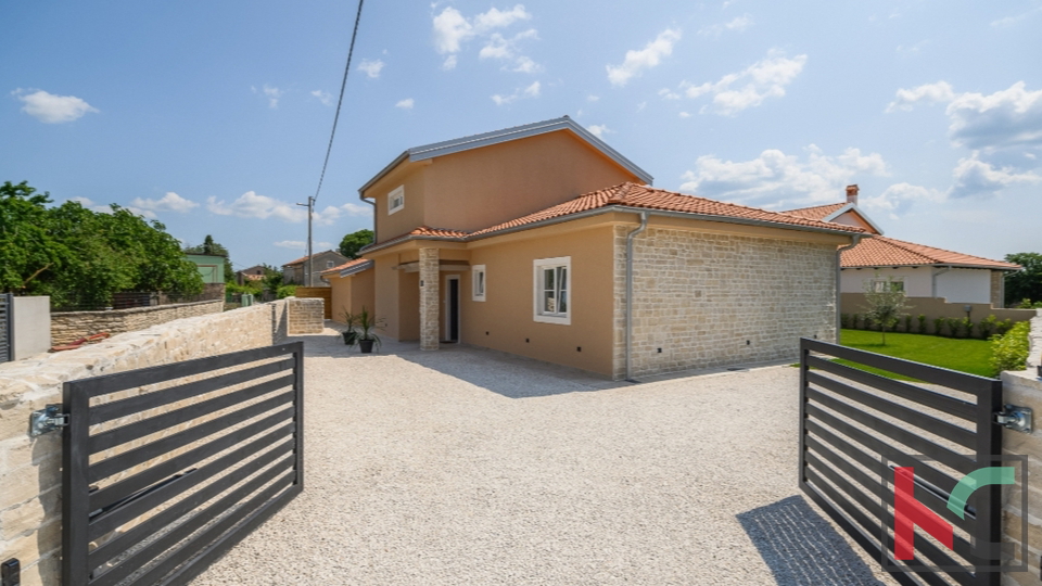 Kanfanar, samostojna pametna hiša 186m2 z ločenim stanovanjem in bazenom #prodaja