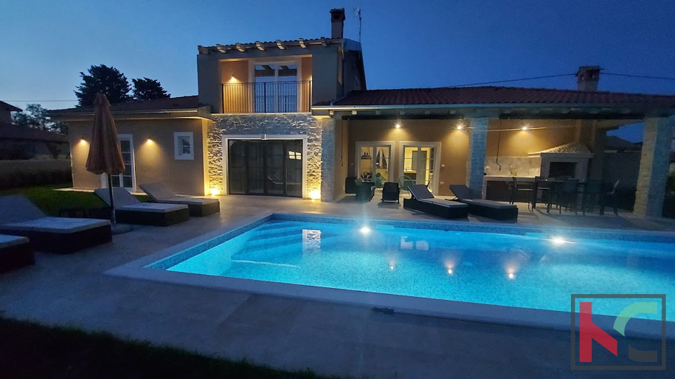 Kanfanar, bella casa indipendente di 186m2 con appartamento separato e piscina #vendita