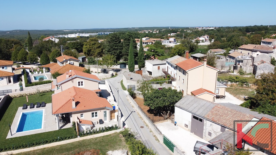 Kanfanar, detached smart house of 186m2 with separate apartment and swimming pool #sale