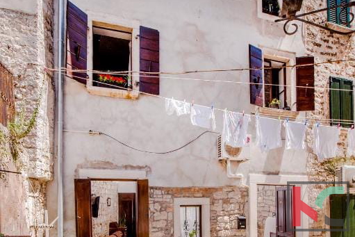 ISTRA, ROVINJ, CENTAR GRADA ,STAN U PRIZEMLJU SA DVORIŠTEM  39m2 #prodaja