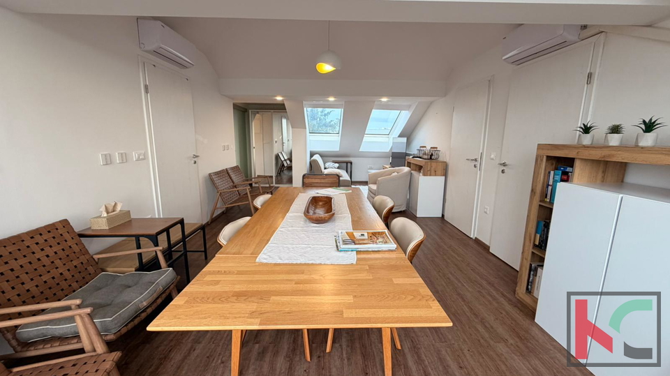 PULA&comma; STOJA&comma; EKSKLUZIVAN AUSTROUGARSKI STAN S DVORI&Scaron;TEM &num;PRODAJA