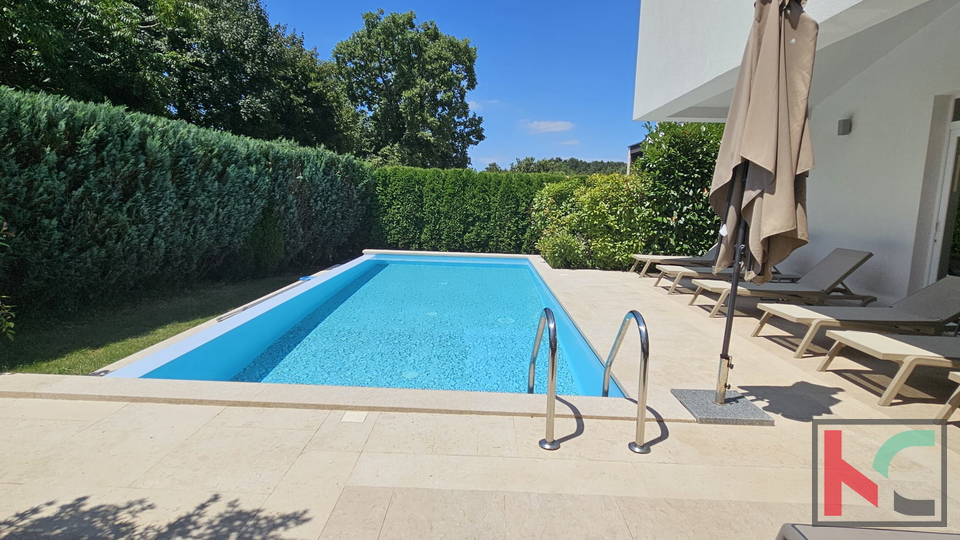 Istria, Gimino, villa moderna con piscina interna ed esterna di 350m2 #vendita