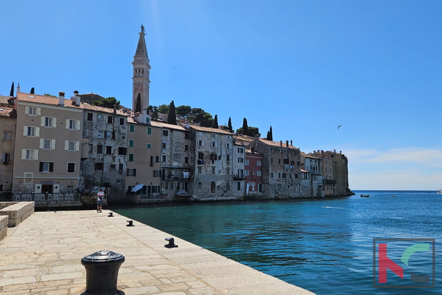 Rovinj, eine Wohnung in perfekter Lage direkt am Meer mit Meerblick #Verkauf