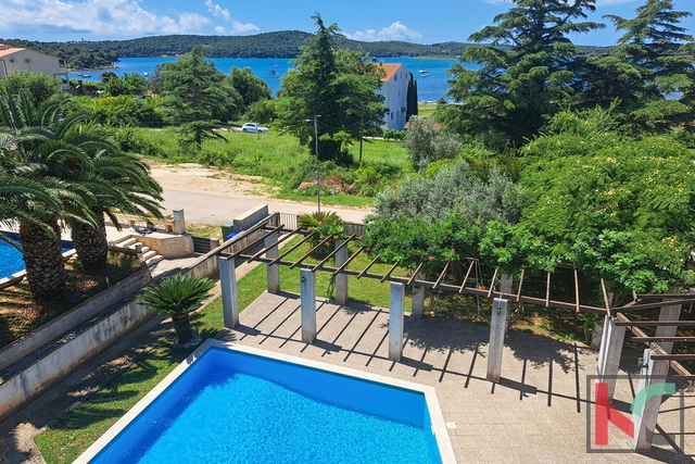 Istria, Medulin, elegant three-room apartment, sea view, 200 m from the beach #sale