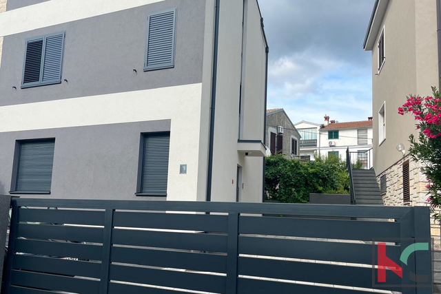 Rovinj, luxury apartment 100m from the sea with its own garden and garden, living area 127.50 m2 #sale